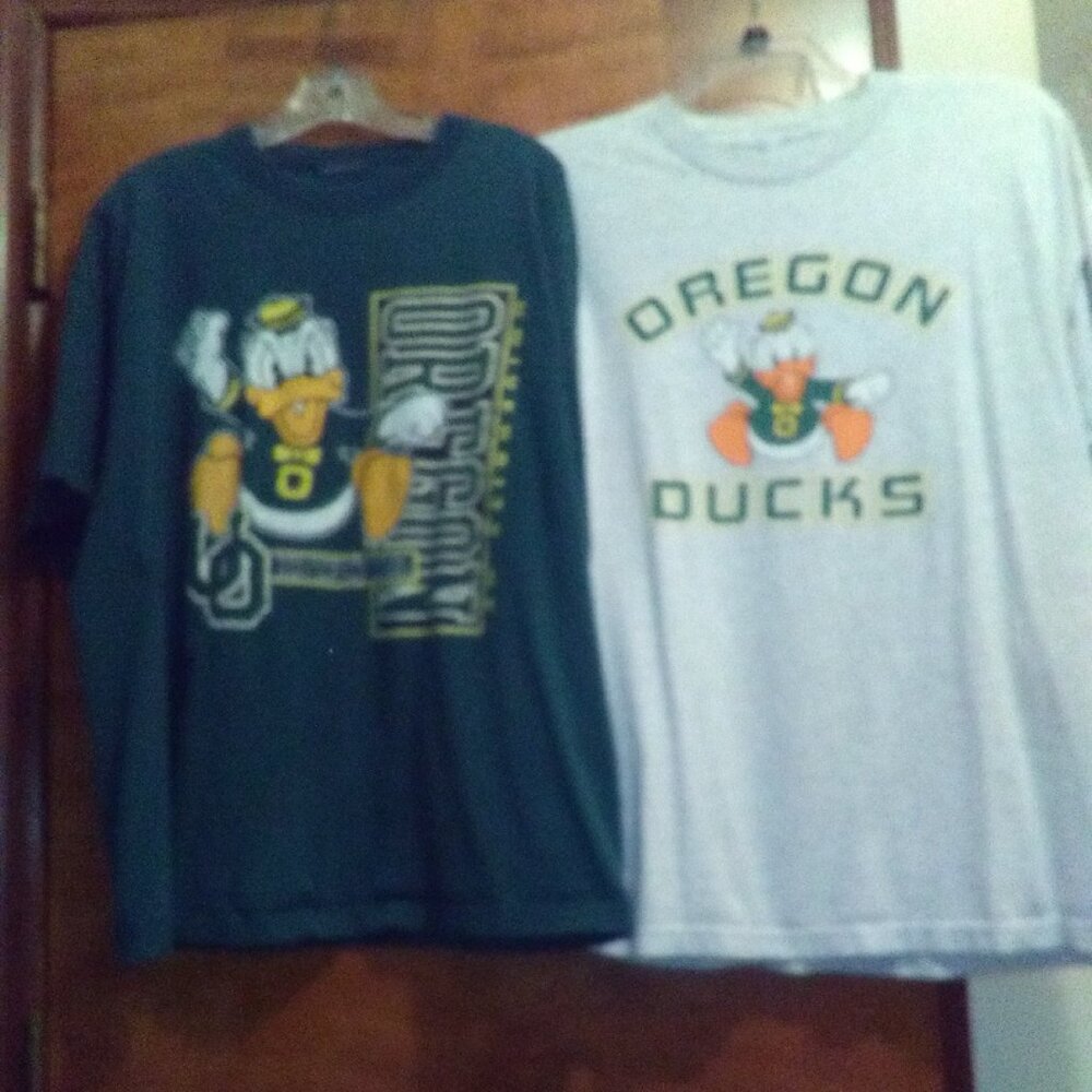 Two Univ of Oregon Ducks short sleeve t-shirts Size XL